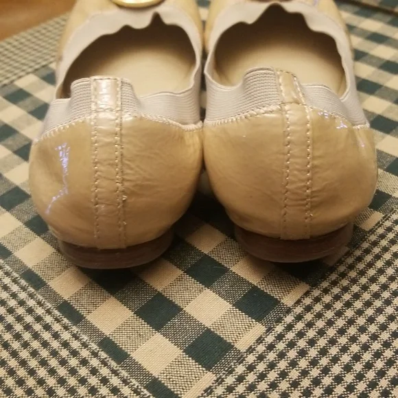 Tan leather Tory Burch ballet flats. Size 7 - Picture 4 of 9